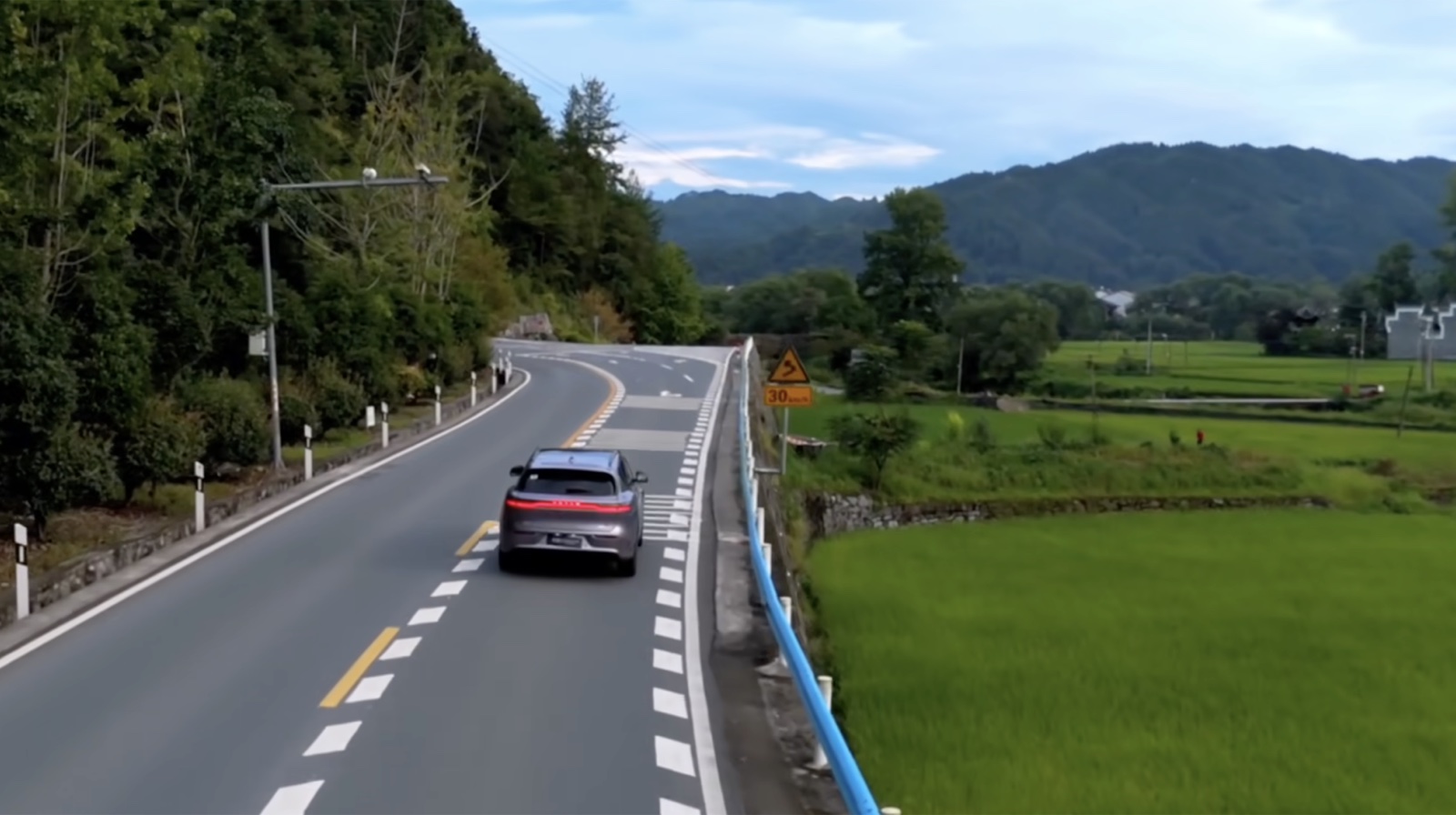 贵州项目乡野道路画面